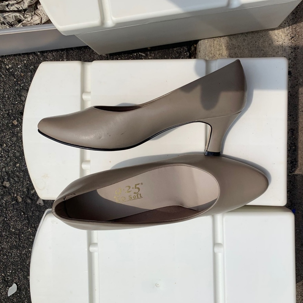 Vintage 925 So Soft Heels